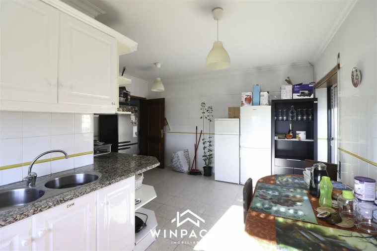 Apartamento T5 para Venda em Nelas Foto 5