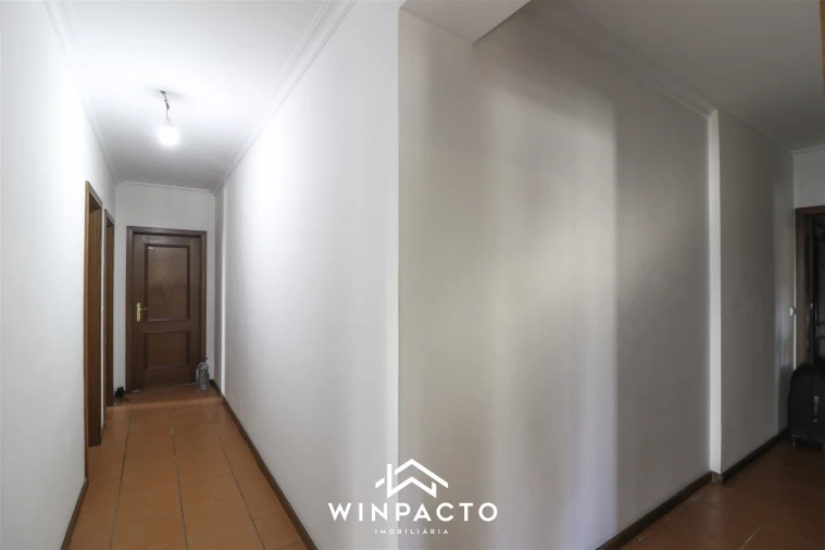 Apartamento T5 para Venda em Nelas Foto 7