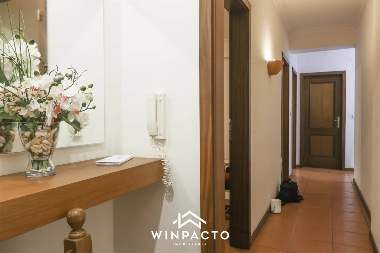 Apartamento T5 para Venda em Nelas Foto 10