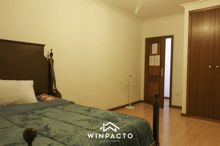 Apartamento T5 para Venda em Nelas Foto 14