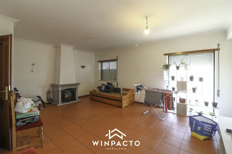 Apartamento T5 para Venda em Nelas Foto 38