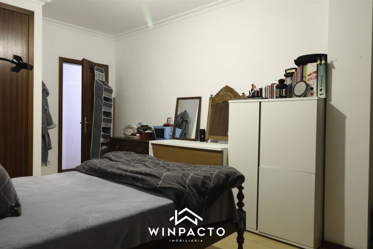 Apartamento T5 para Venda em Nelas Foto 16