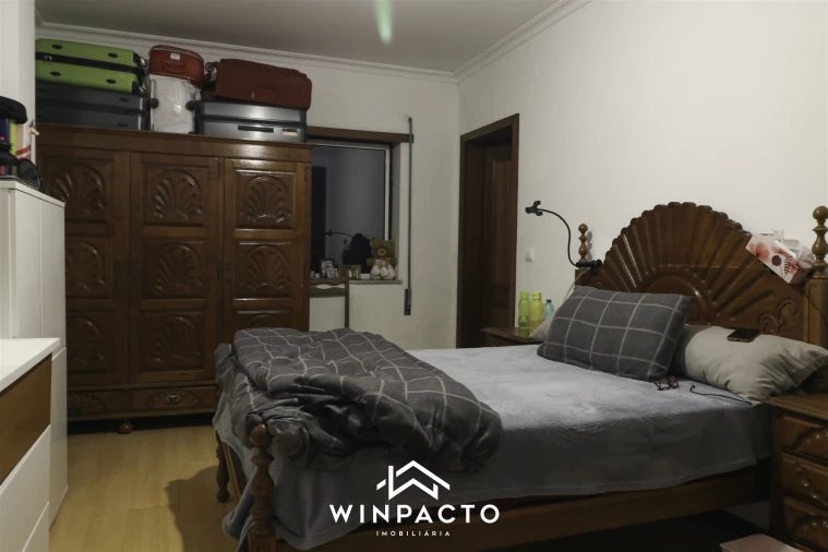 Apartamento T5 para Venda em Nelas Foto 25