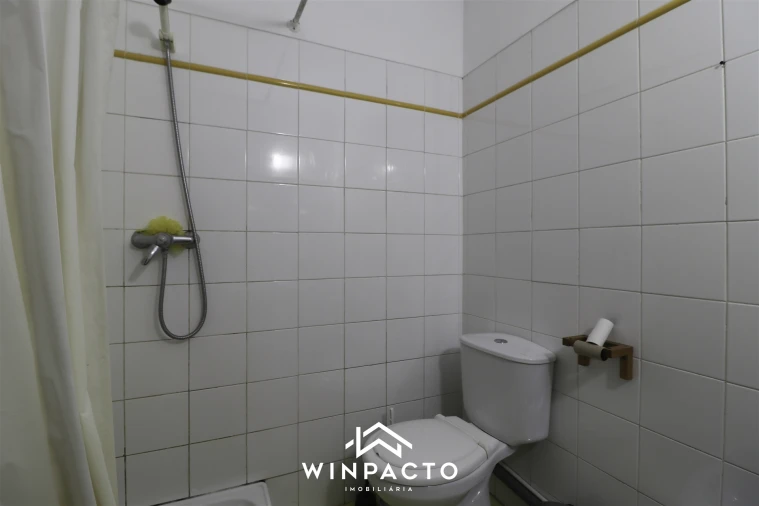 Apartamento T5 para Venda em Nelas Foto 35