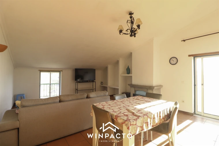 Apartamento T5 para Venda em Nelas Foto 32