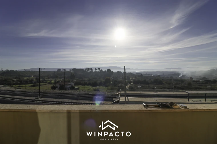 Apartamento T5 para Venda em Nelas Foto 41