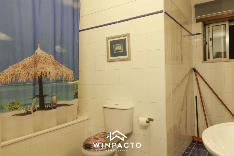 Apartamento T5 para Venda em Nelas Foto 22