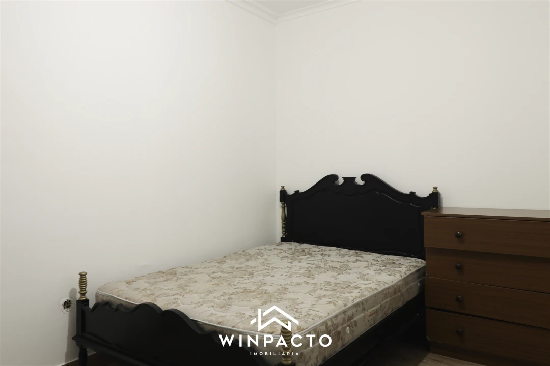 Apartamento T5 para Venda em Nelas Foto 26