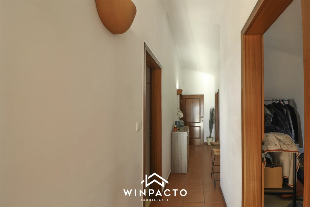 Apartamento T5 para Venda em Nelas Foto 36