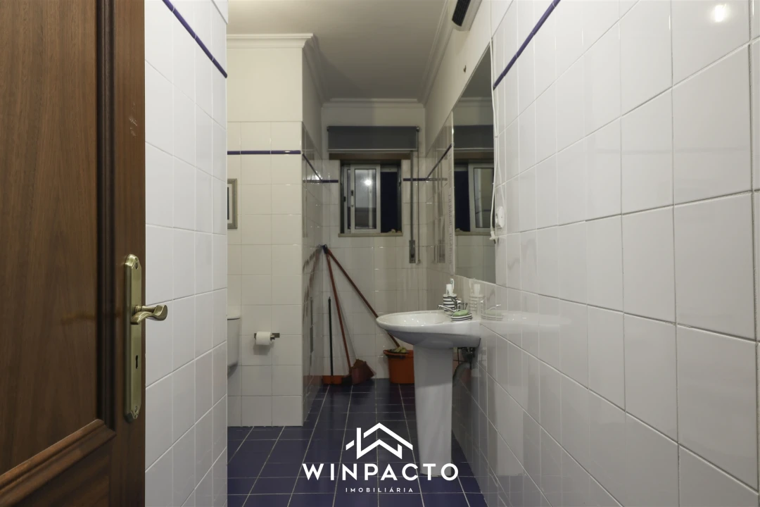 Apartamento T5 para Venda em Nelas Foto 21