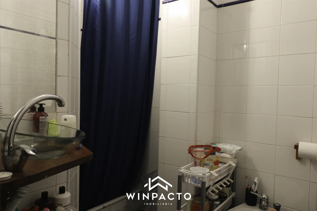 Apartamento T5 para Venda em Nelas Foto 17