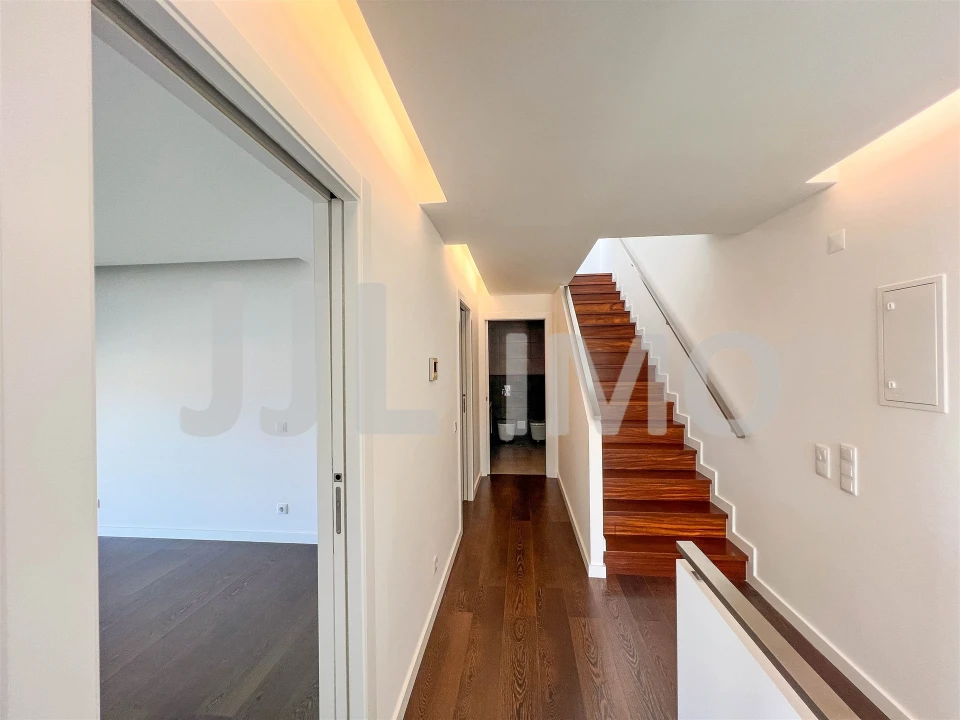 Moradia T3 para Arrendamento em São Domingos de Rana Foto 16