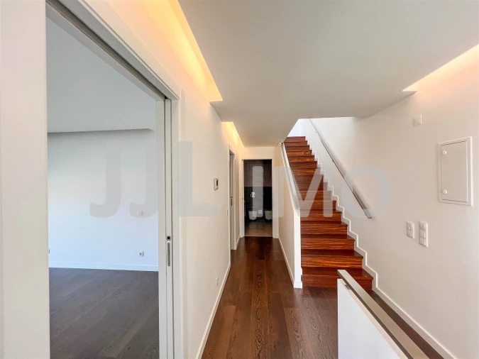 Moradia T3 para Arrendamento em São Domingos de Rana Foto 16