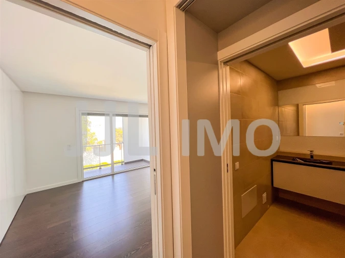 Moradia T3 para Arrendamento em São Domingos de Rana Foto 29