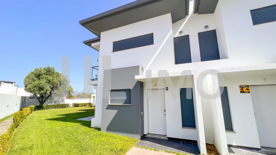 Moradia T3 para Arrendamento em São Domingos de Rana Foto 3