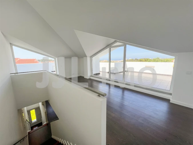 Moradia T3 para Arrendamento em São Domingos de Rana Foto 37