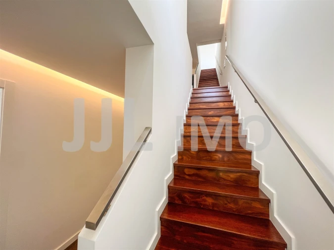 Moradia T3 para Arrendamento em São Domingos de Rana Foto 15