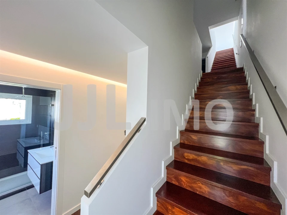 Moradia T3 para Arrendamento em São Domingos de Rana Foto 14