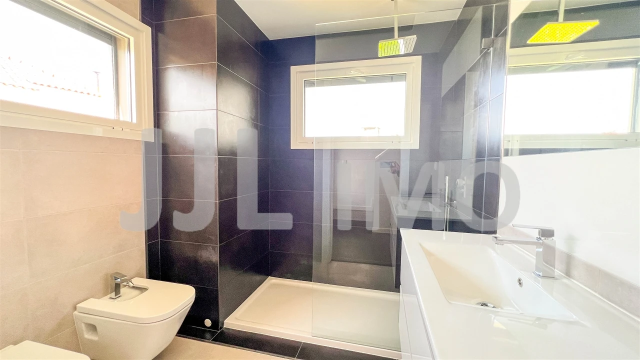 Moradia T3 para Arrendamento em São Domingos de Rana Foto 7