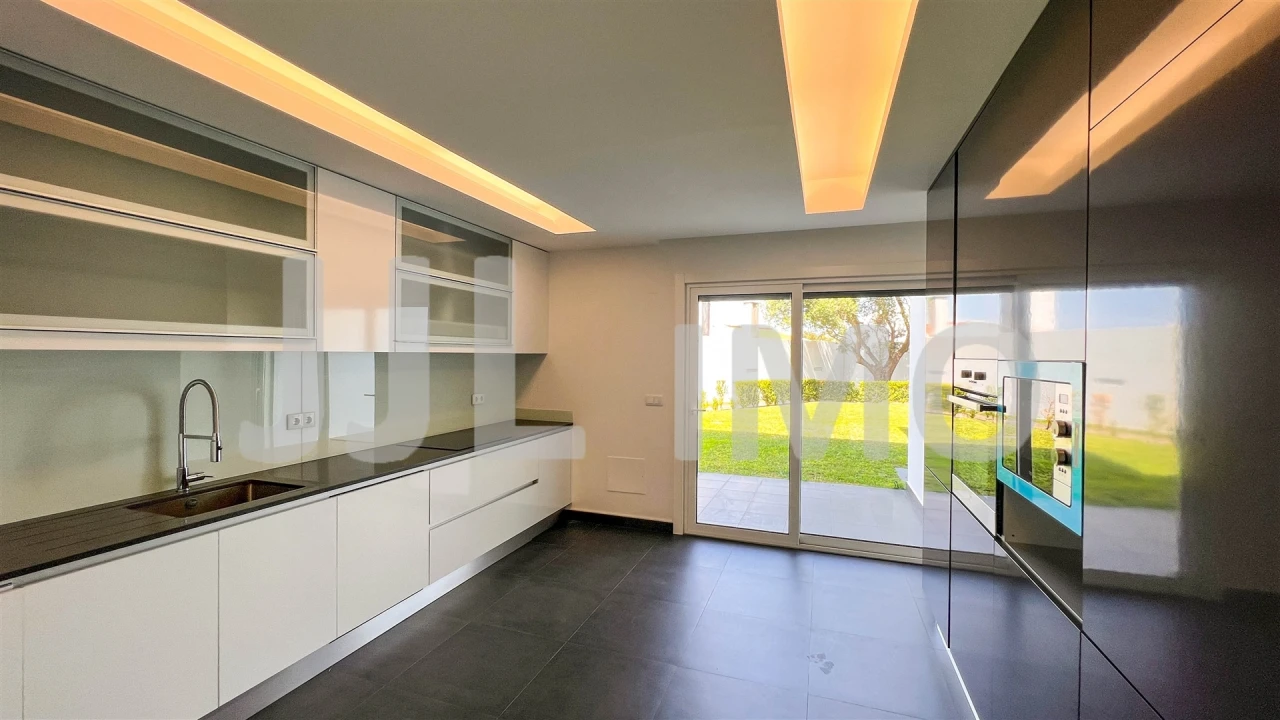 Moradia T3 para Arrendamento em São Domingos de Rana Foto 11