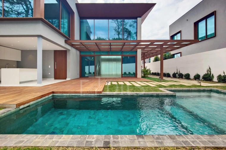 Moradia T4 para Venda em Cascais e Estoril Foto 1