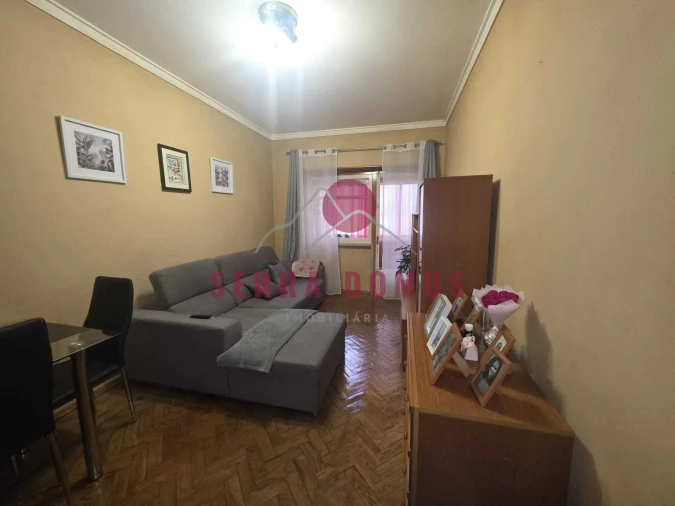 Apartamento T1 para Venda em Rio de Mouro Foto 2