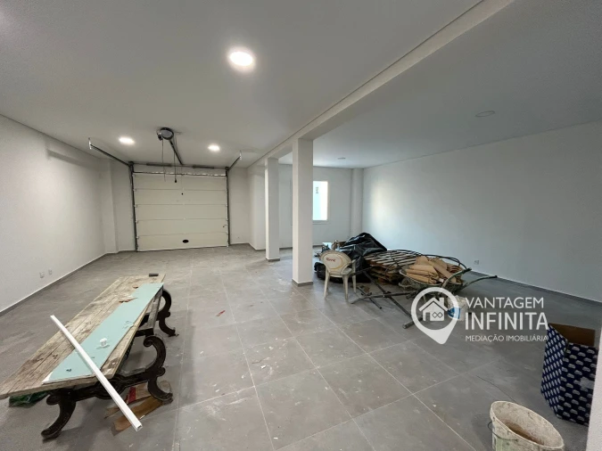 Moradia T4 para Venda em Fernao Ferro Foto 11