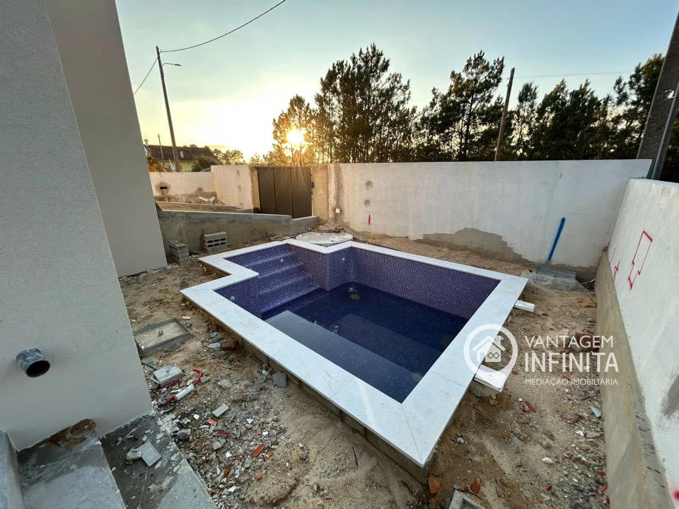 Moradia T4 para Venda em Fernao Ferro Foto 16