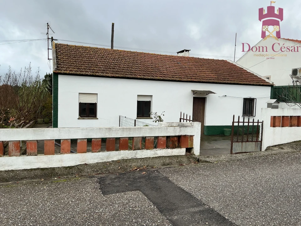 Moradia T4 para Venda em Raposa Foto 1