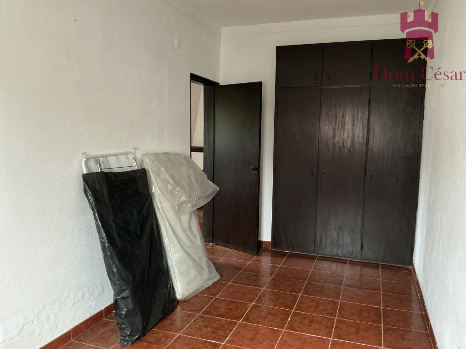 Moradia T4 para Venda em Raposa Foto 10