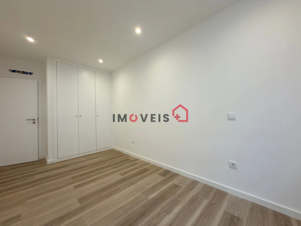 Apartamento T3 para Venda em Nazare Foto 11