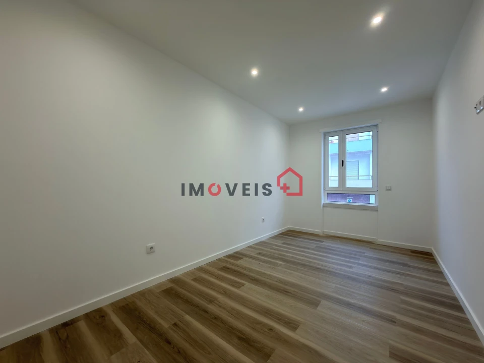 Apartamento T3 para Venda em Nazare Foto 12