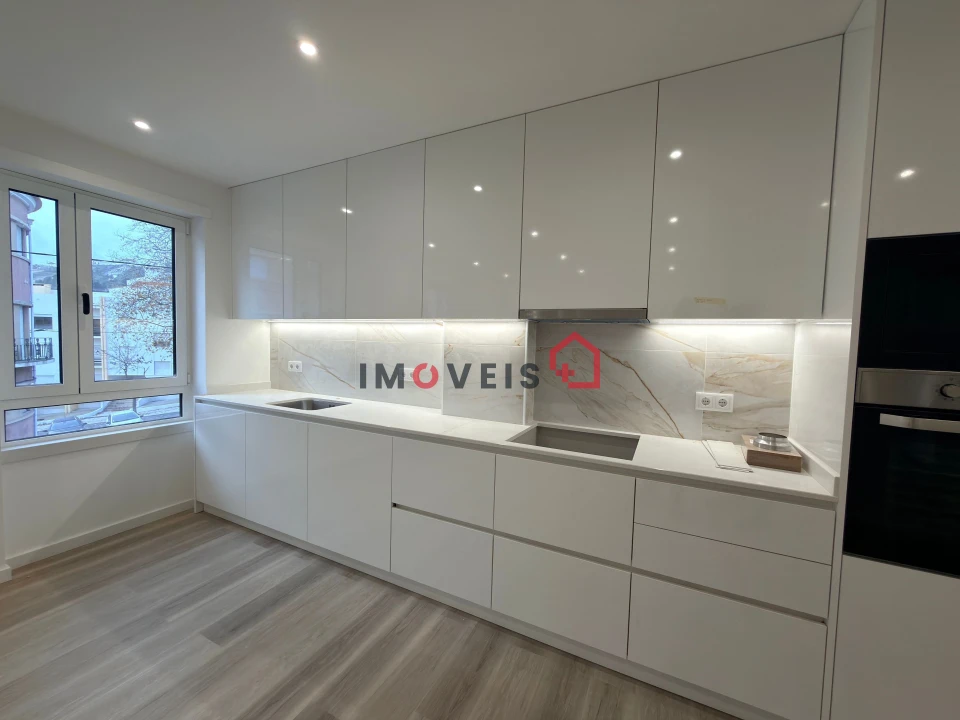 Apartamento T3 para Venda em Nazare Foto 2