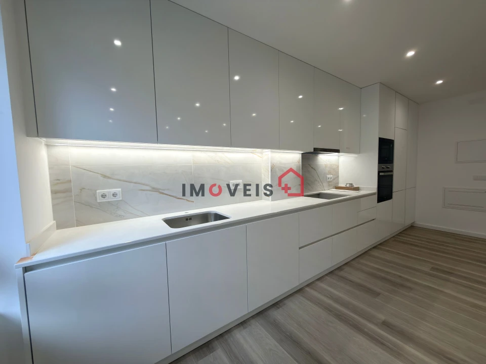 Apartamento T3 para Venda em Nazare Foto 1