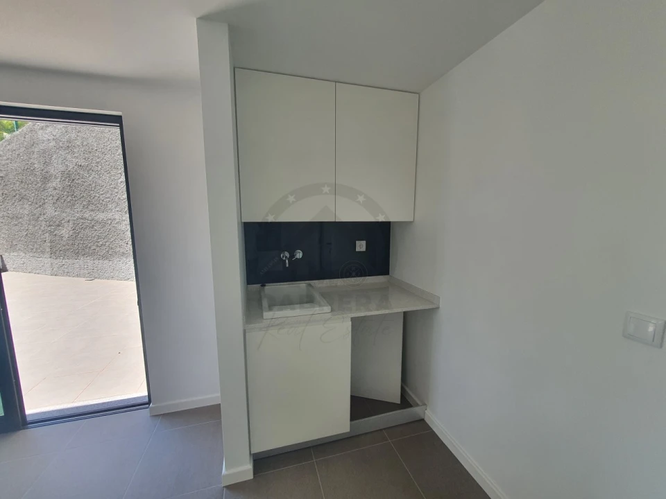 Moradia T3 para Venda em Camara de Lobos Foto 10