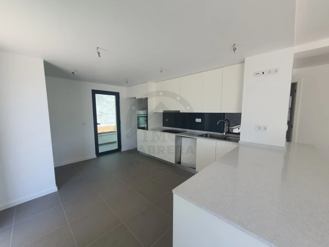 Moradia T3 para Venda em Camara de Lobos Foto 8