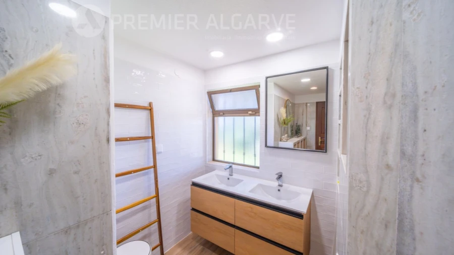 Moradia T5 para Venda em Pechão Foto 29