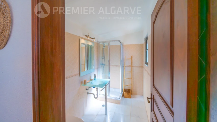 Moradia T5 para Venda em Pechão Foto 33