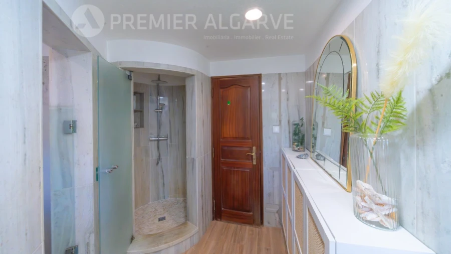 Moradia T5 para Venda em Pechão Foto 34