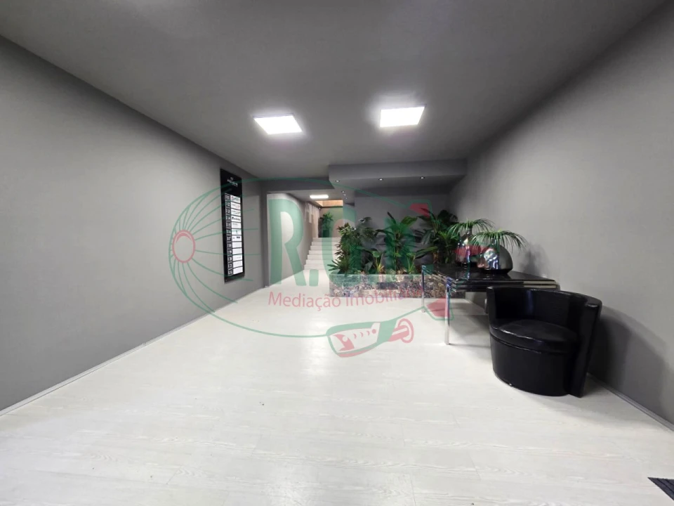 Escritório para Arrendamento em Fânzeres e São Pedro da Cova Foto 10