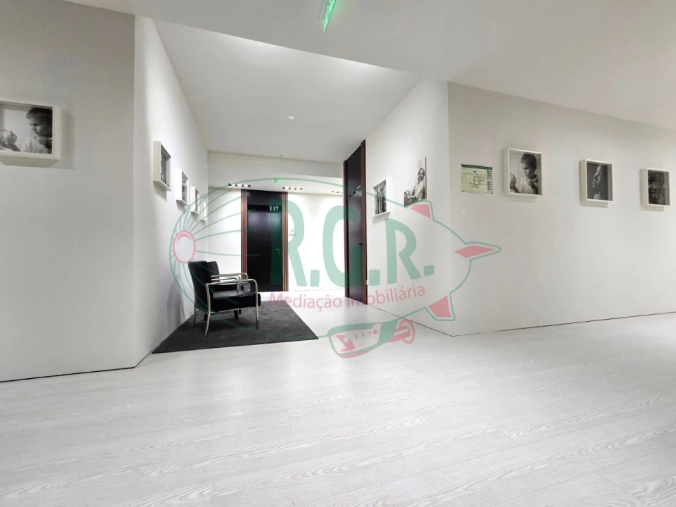 Escritório para Arrendamento em Fânzeres e São Pedro da Cova Foto 13