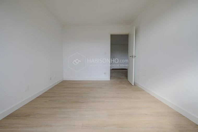 Apartamento T2 para Venda em Rio Tinto Foto 9