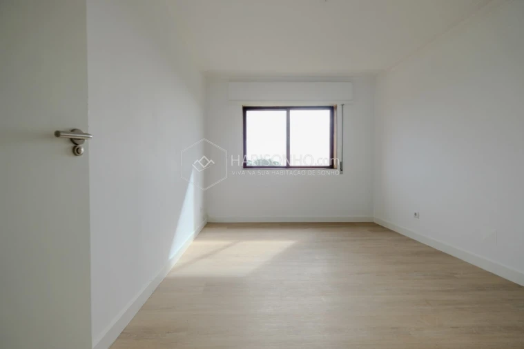 Apartamento T2 para Venda em Rio Tinto Foto 11