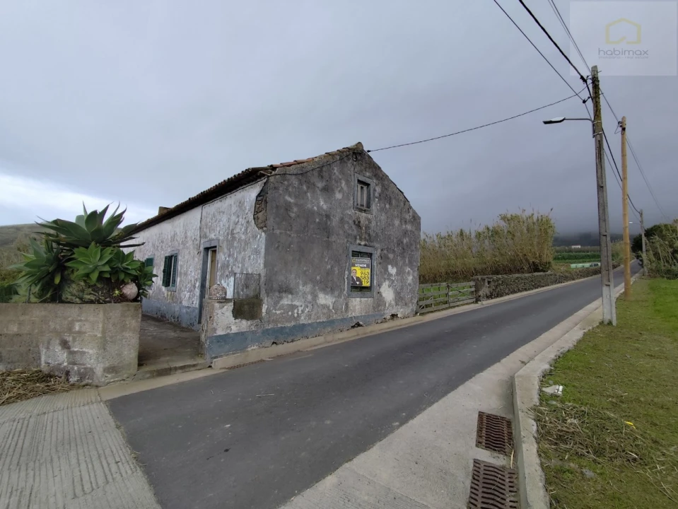 Moradia T2 para Venda em Ginetes Foto 3