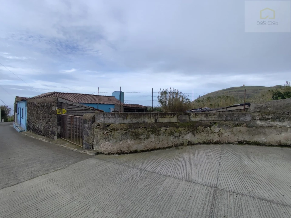 Moradia T2 para Venda em Ginetes Foto 4