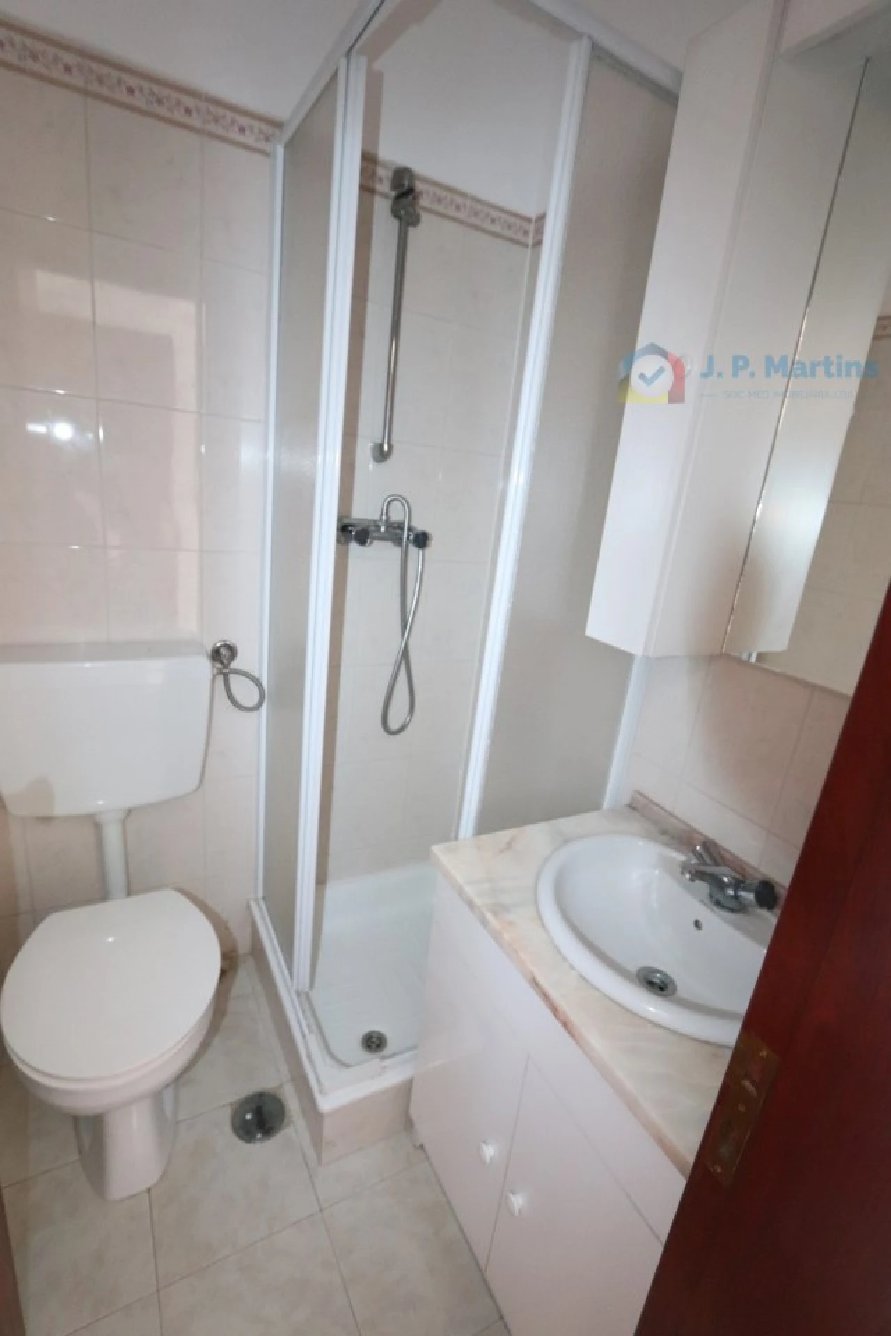 Apartamento T3 para Venda em Charneca de Caparica e Sobreda Foto 14