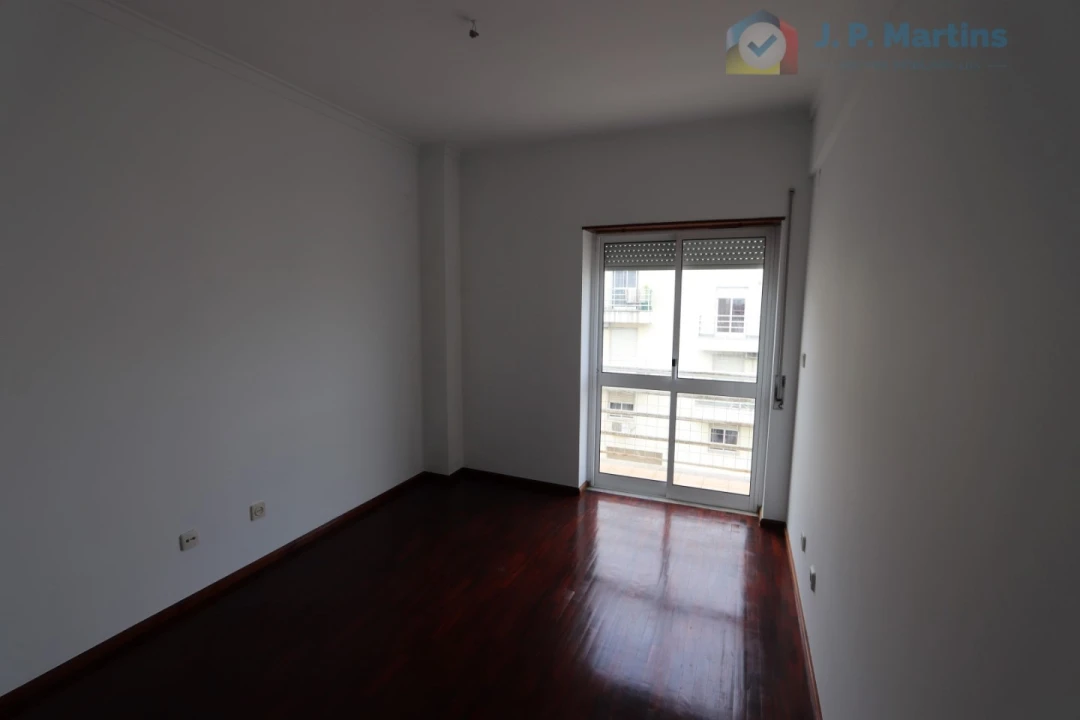 Apartamento T3 para Venda em Charneca de Caparica e Sobreda Foto 15