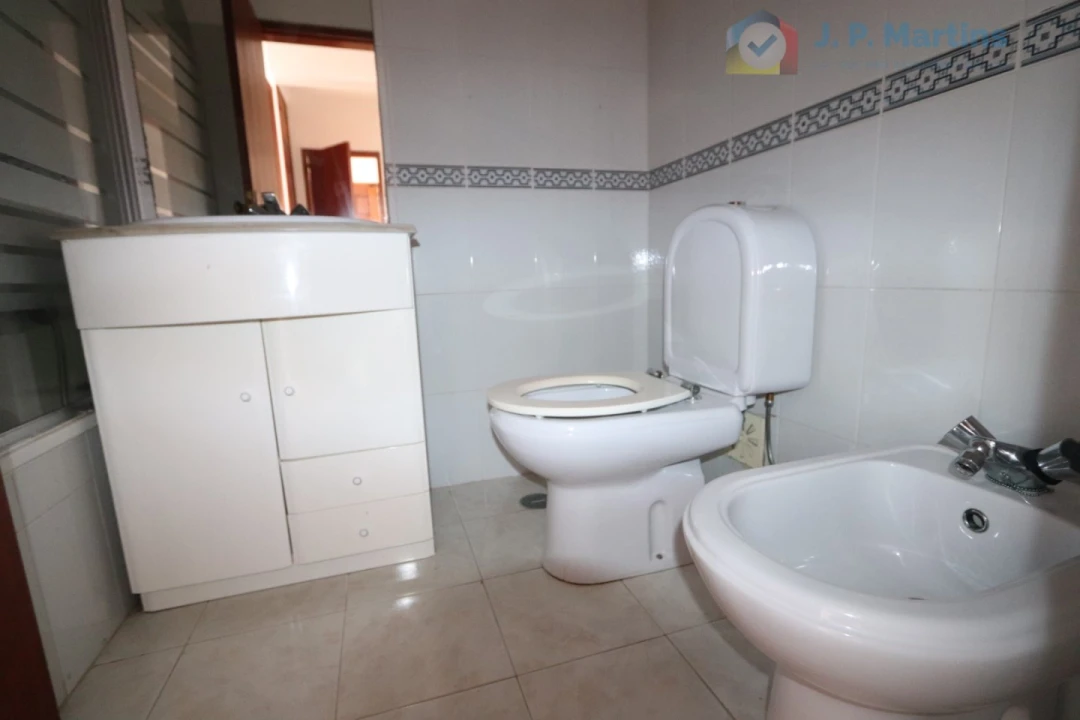 Apartamento T3 para Venda em Charneca de Caparica e Sobreda Foto 17