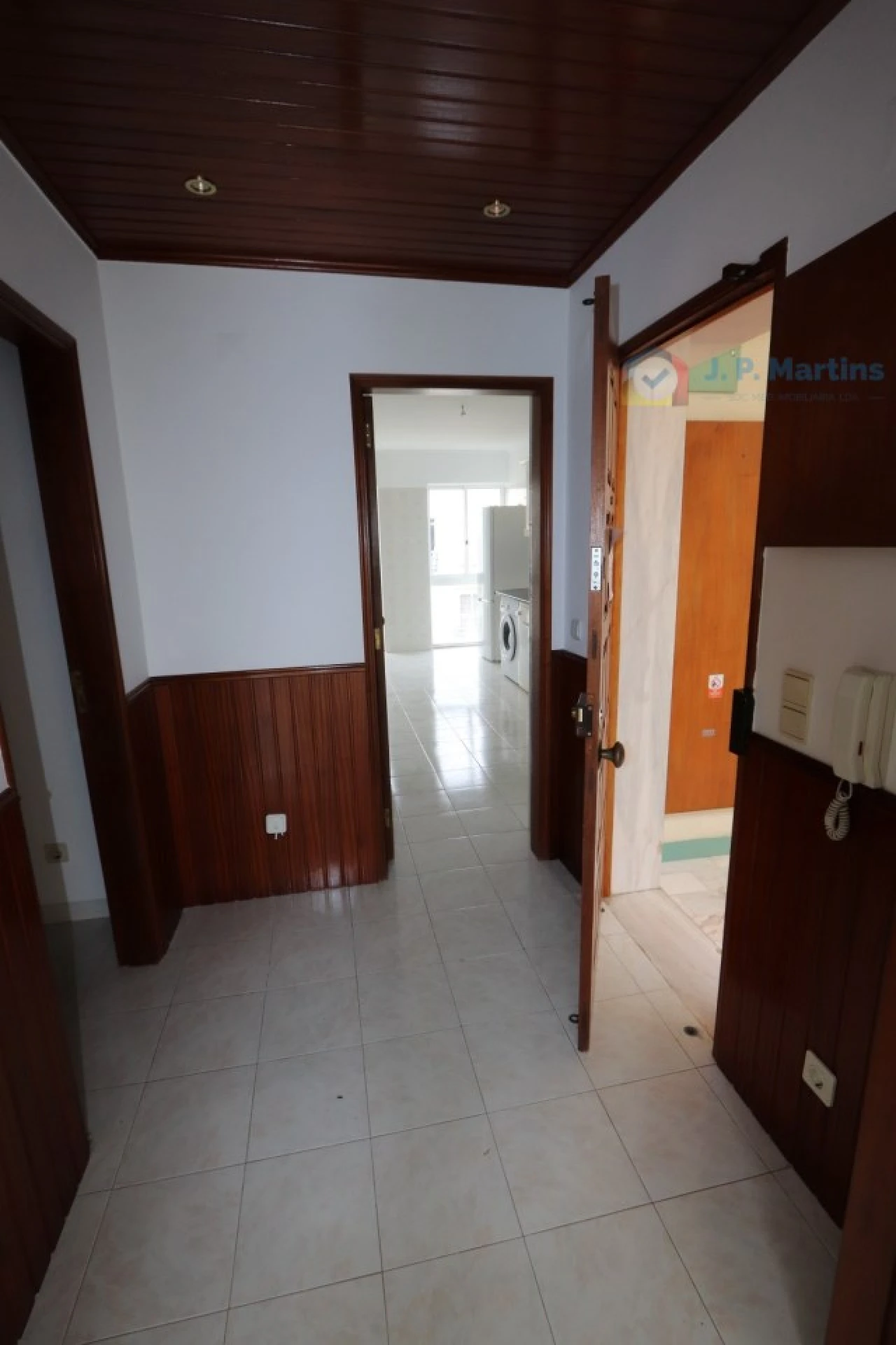 Apartamento T3 para Venda em Charneca de Caparica e Sobreda Foto 22