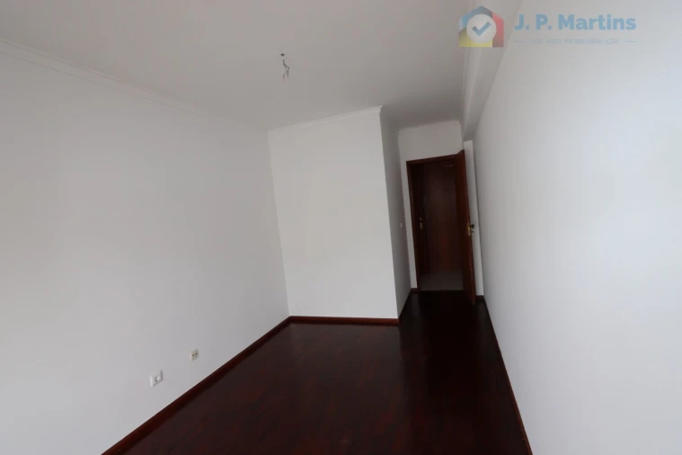 Apartamento T3 para Venda em Charneca de Caparica e Sobreda Foto 10